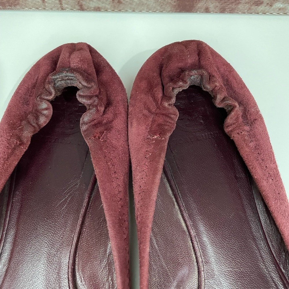 Tory Burch Burgundy Flats with Gold Logo - Picture 4 of 14